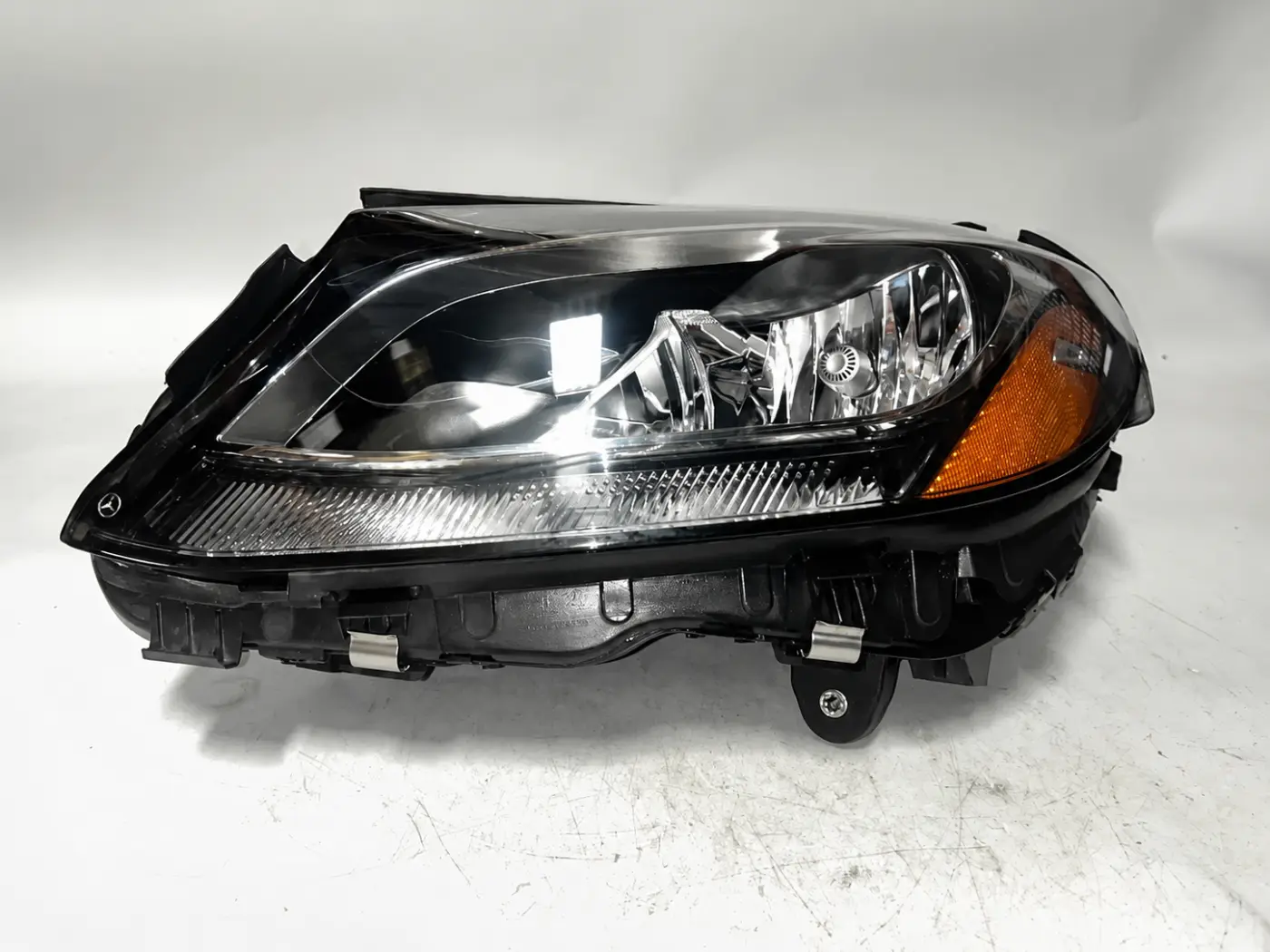 2059066902 Left-Hand Front Halogen Headlight For Mercedes C-Class (W205)
