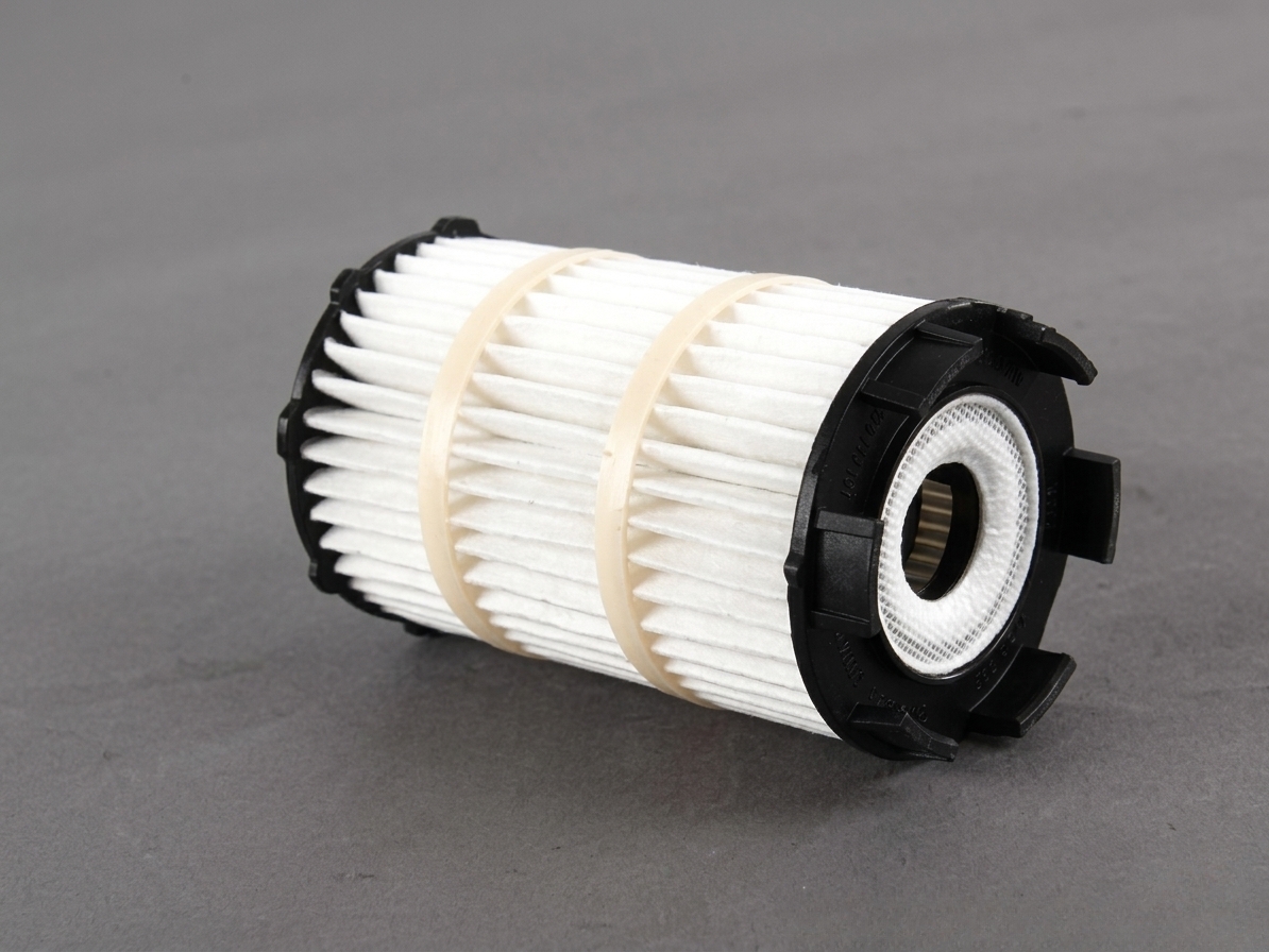 079198405E Engine Oil Filter Element – OEM Quality Replacement for Audi / Volkswagen / Porsche V6 & V8 Engines
