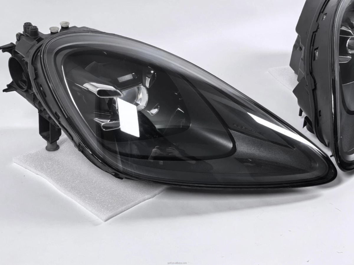 9Y0941032M LED Headlight Right Porsche Cayenne